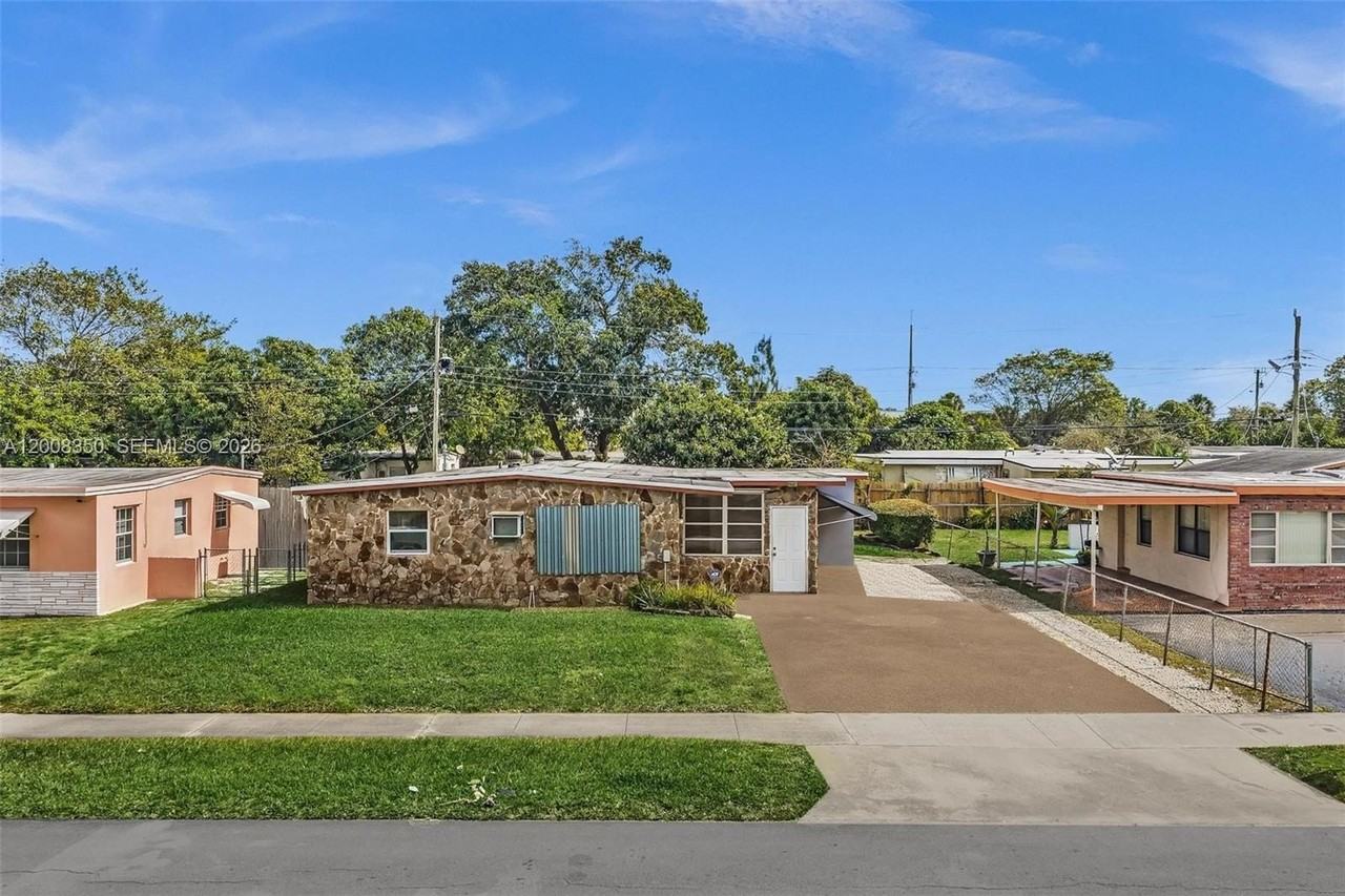 1824 Nw 25th Ave - Photo 3 of 50