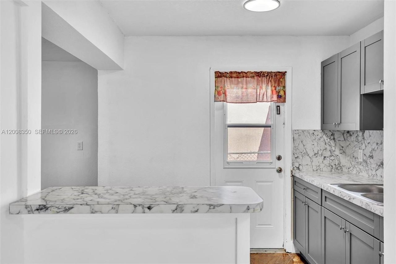 1824 Nw 25th Ave - Photo 7 of 50