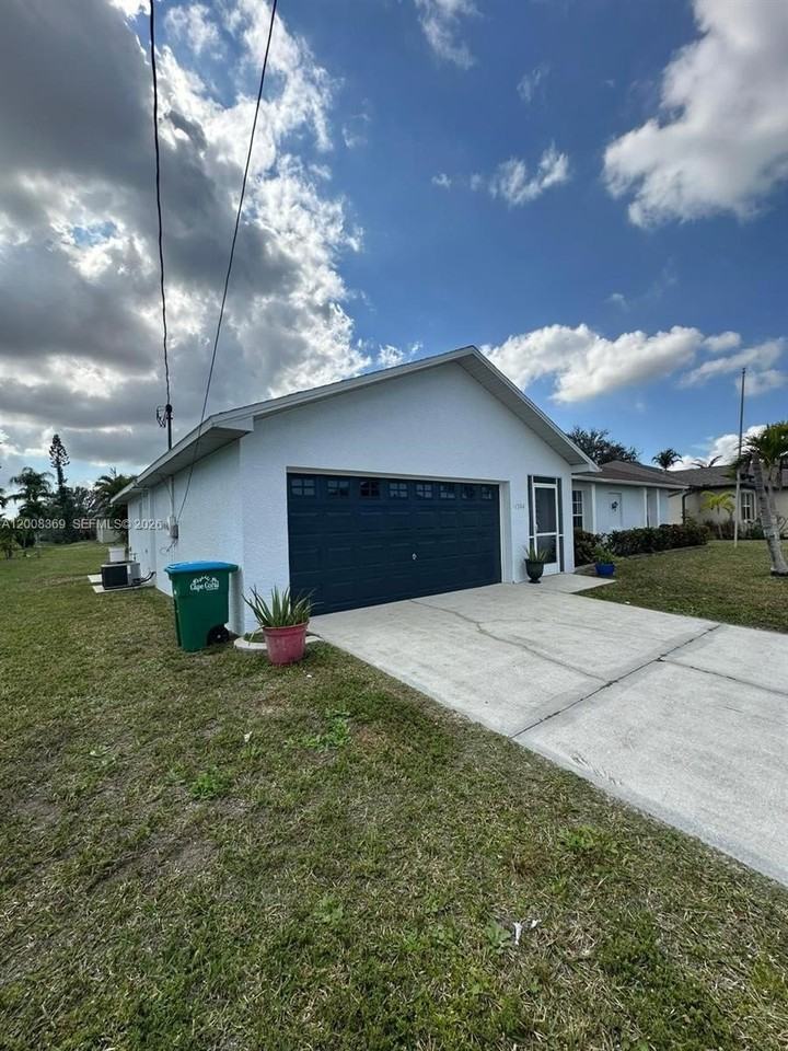 1306 Sw 11th Ter - Photo 2 of 16