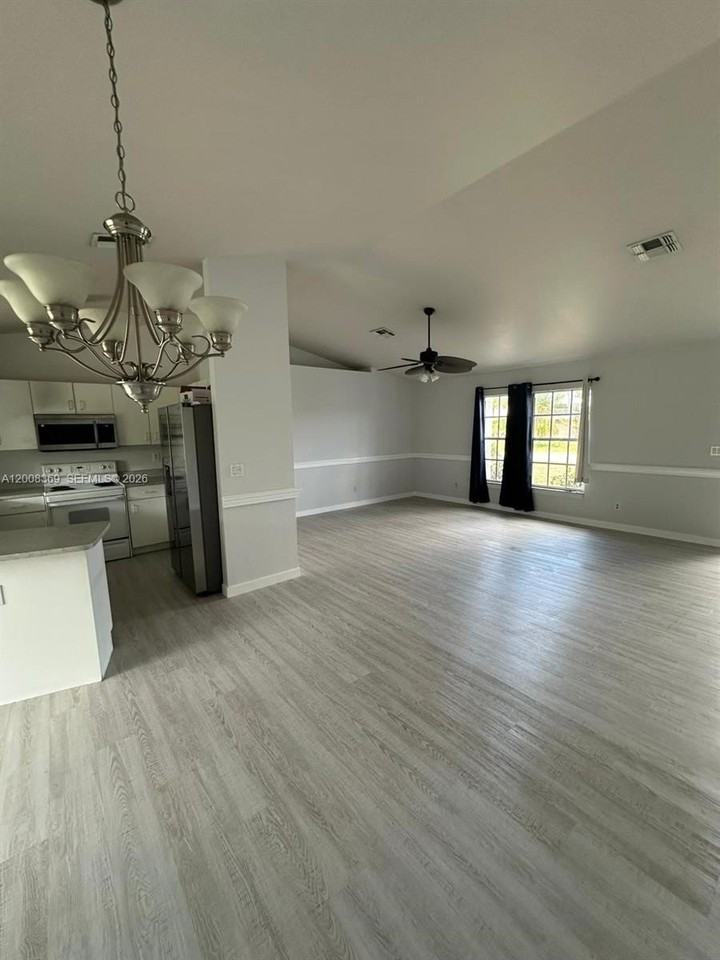 1306 Sw 11th Ter - Photo 5 of 16