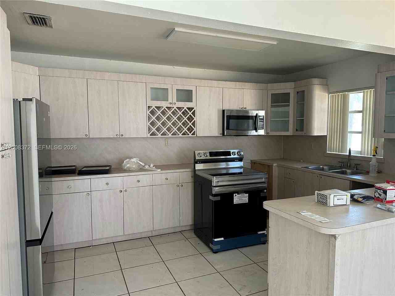 3100 Sw 103rd Ct #0 - Photo 5 of 8