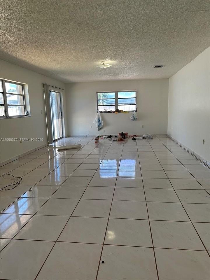 3100 Sw 103rd Ct #0 - Photo 6 of 8