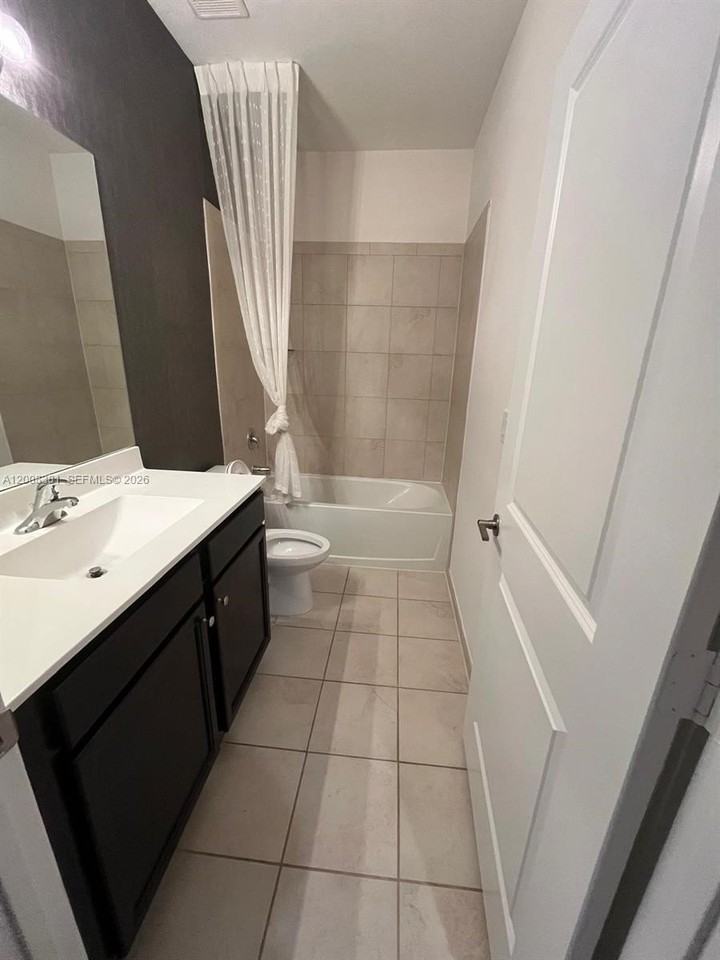25002 Sw 114th Ave #25002 - Photo 4 of 31