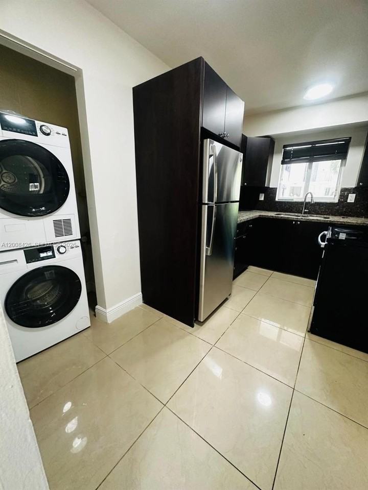 2401 Coral Way #7 - Photo 2 of 7