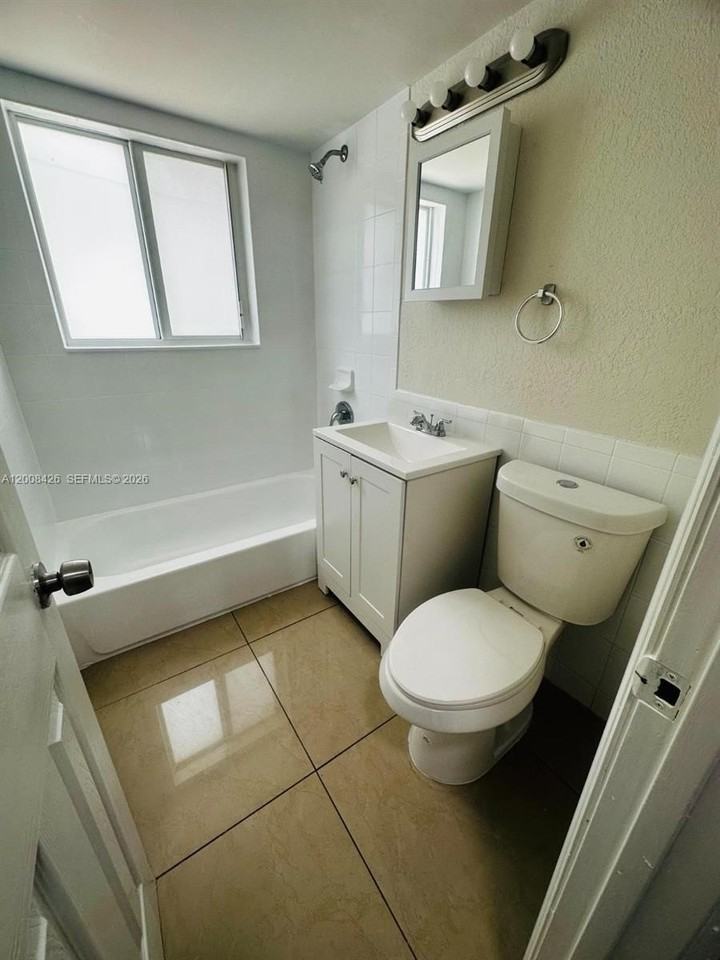 2401 Coral Way #7 - Photo 6 of 7