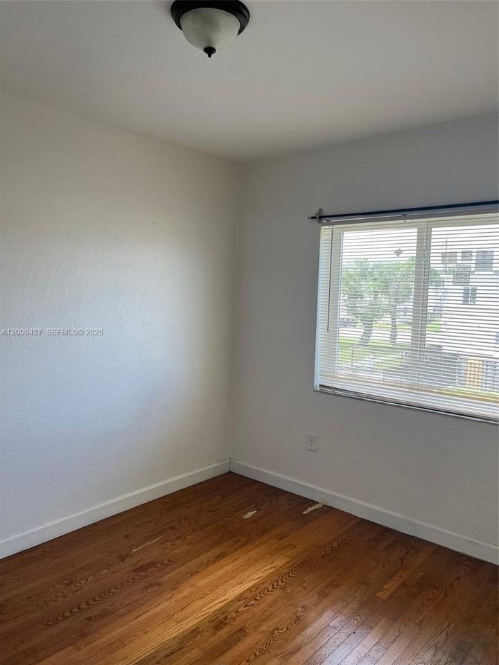403 Nw 84th St #403 - Photo 5 of 5