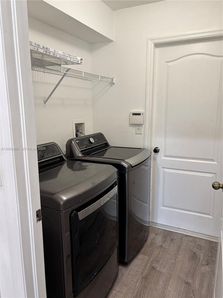 3109 10th St W #0 - Photo 5 of 12