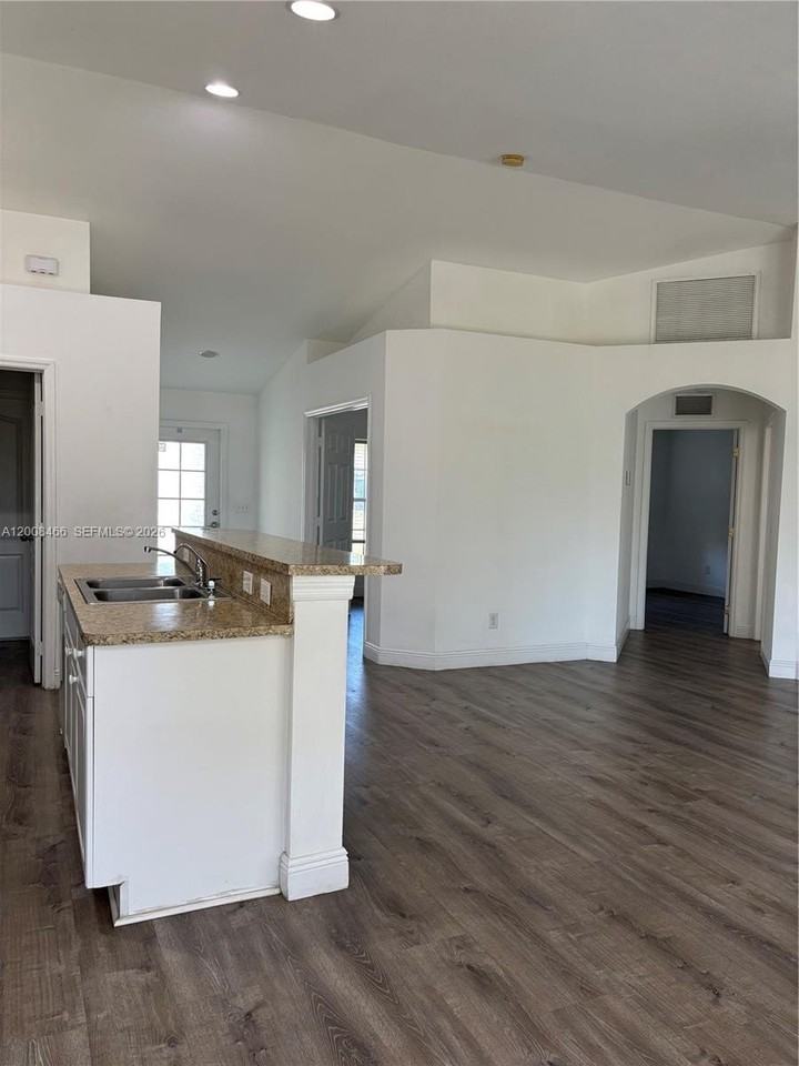 3109 10th St W #0 - Photo 6 of 12