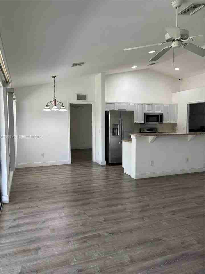 3109 10th St W #0 - Photo 7 of 12