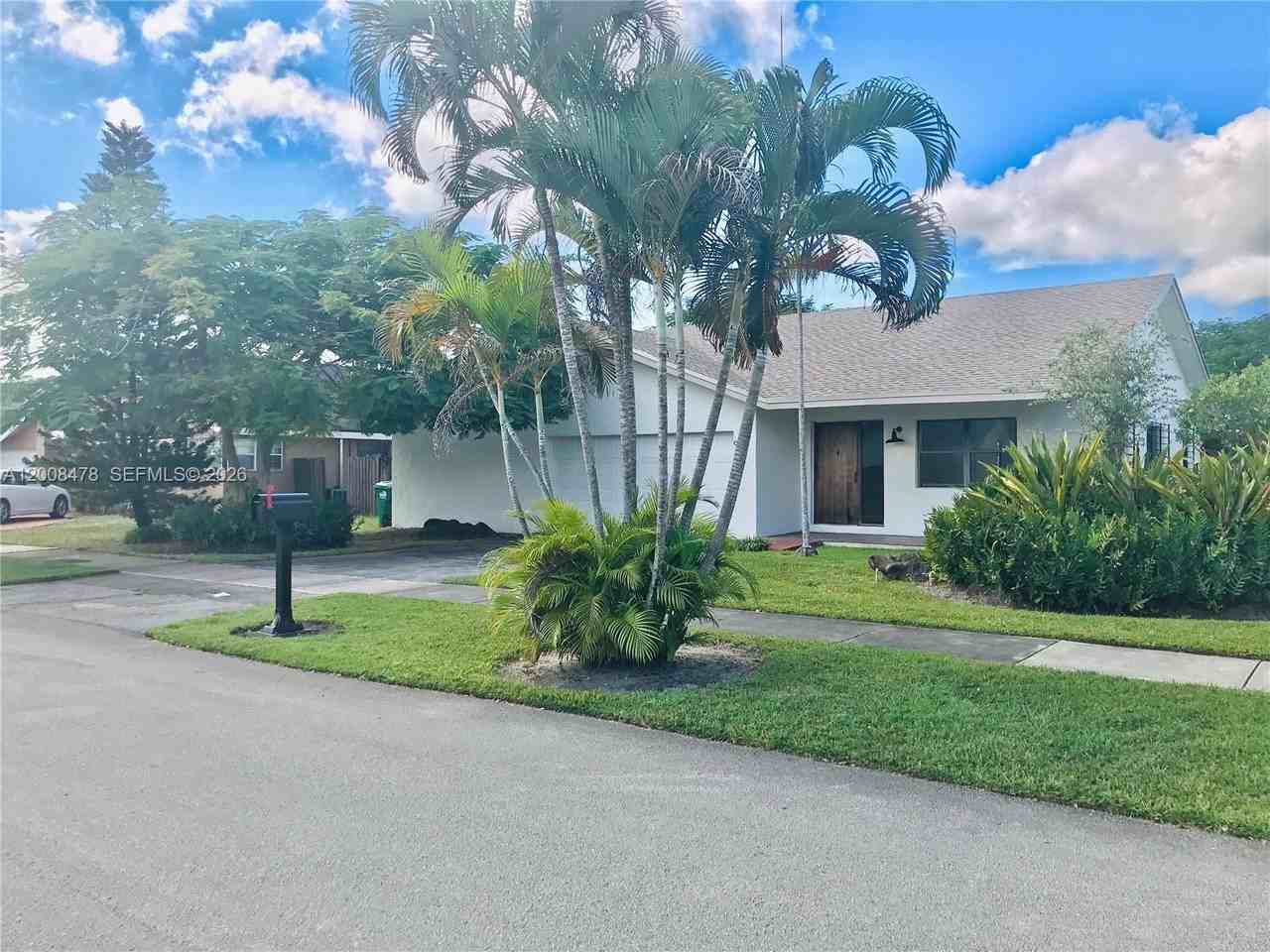 9400 Sw 103rd Ave - Photo 2 of 27