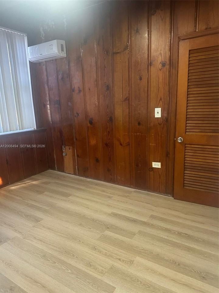 40 Nw 58th Ave #1 - Photo 7 of 11