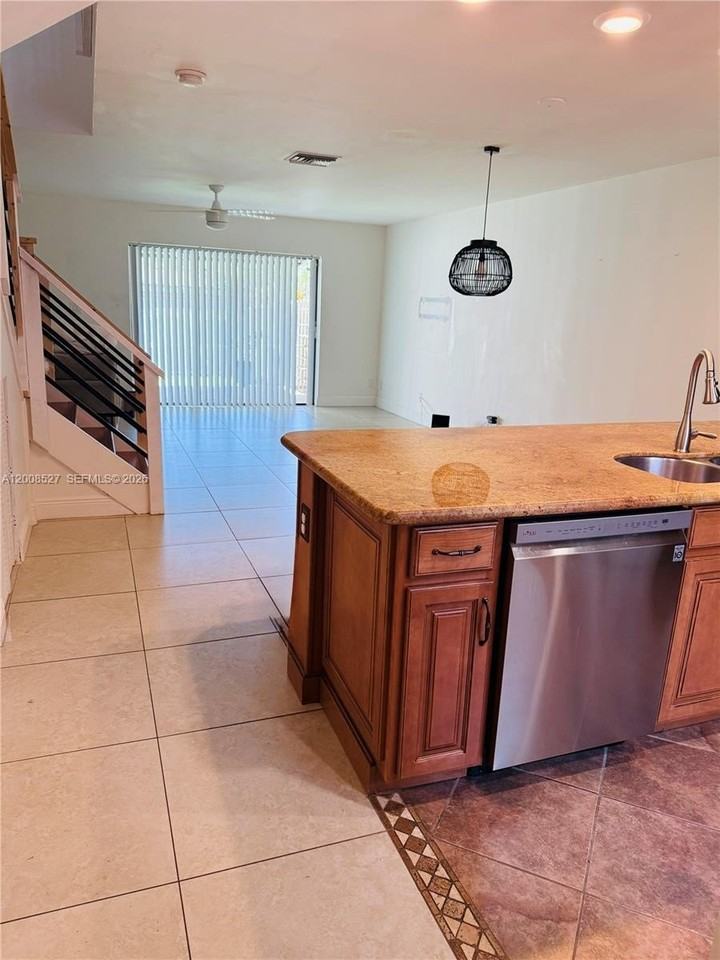 117 Nw 106th Ave #117 - Photo 2 of 19