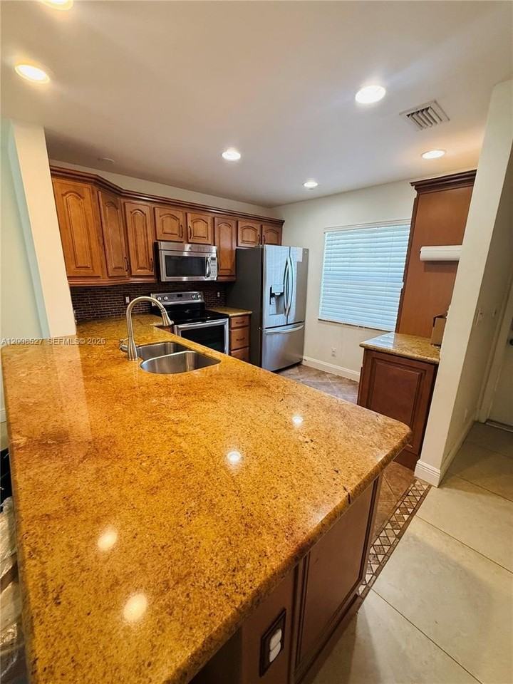 117 Nw 106th Ave #117 - Photo 3 of 19