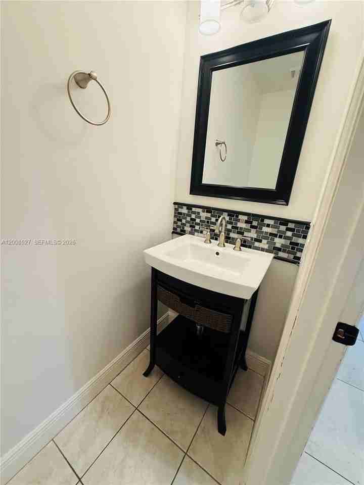 117 Nw 106th Ave #117 - Photo 4 of 19