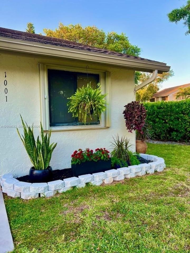 3064 S Oakland Forest Dr #1001 - Photo 3 of 19