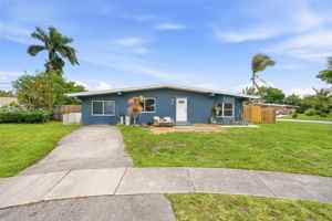 featured image of 2202 Nw 61st Pl #0