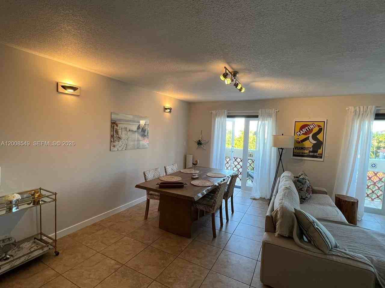 227 Michigan Ave #502 - Photo 6 of 32