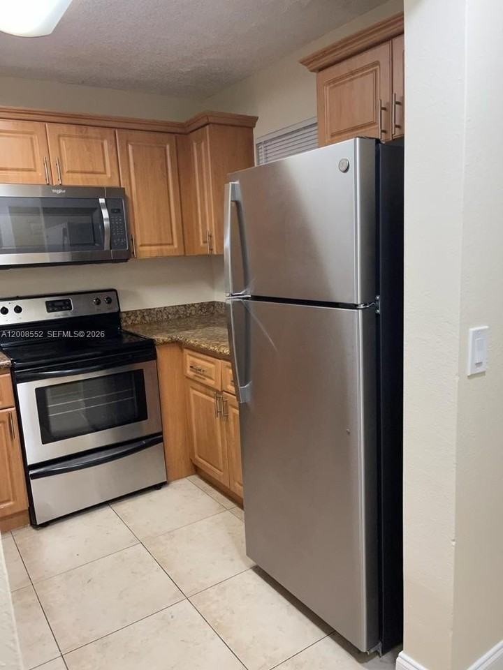 1522 Lake Crystal Dr #C - Photo 6 of 15