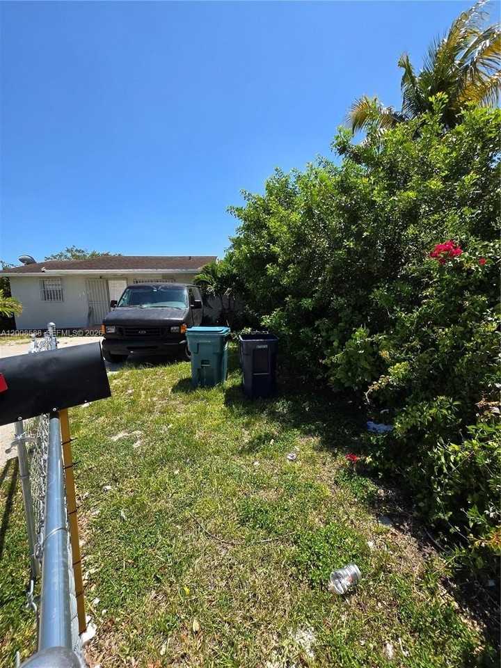 11800 Sw 216th St #0 - Photo 5 of 31