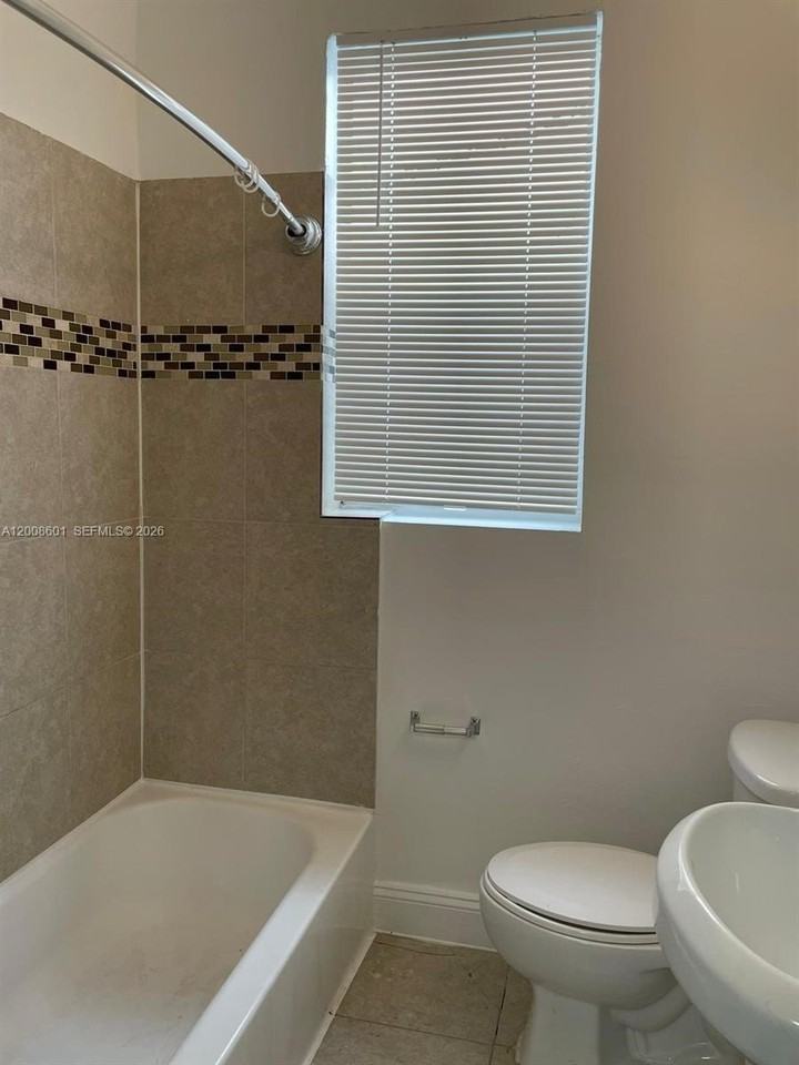 119 Menores Ave #5 - Photo 4 of 4