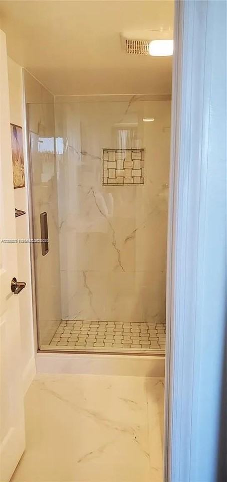 9720 S Hollybrook Lake Dr #303 - Photo 4 of 11