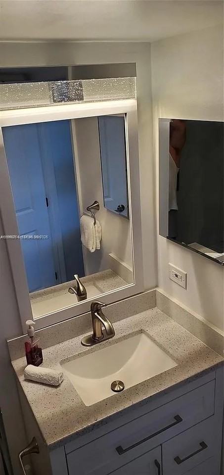 9720 S Hollybrook Lake Dr #303 - Photo 5 of 11