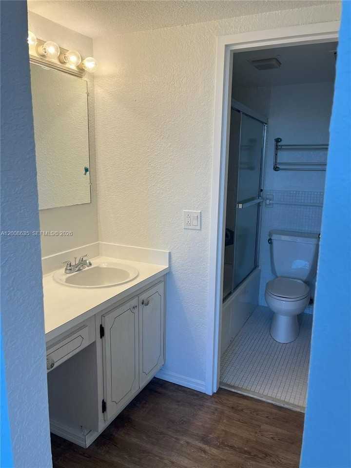 3660 Ne 166th St #305 - Photo 3 of 16
