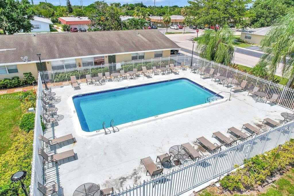 563 Kathy Ct - Photo 5 of 45