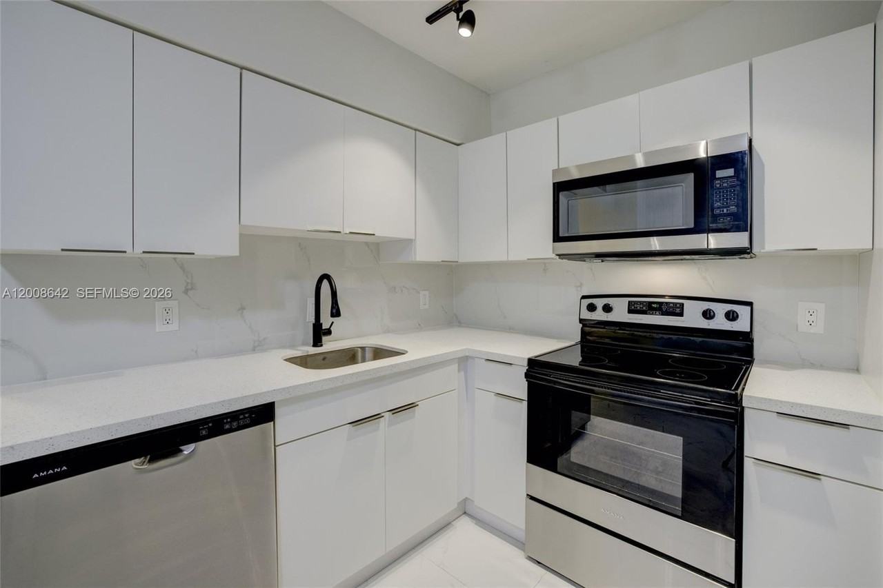 1740 Funston St #3 - Photo 2 of 16