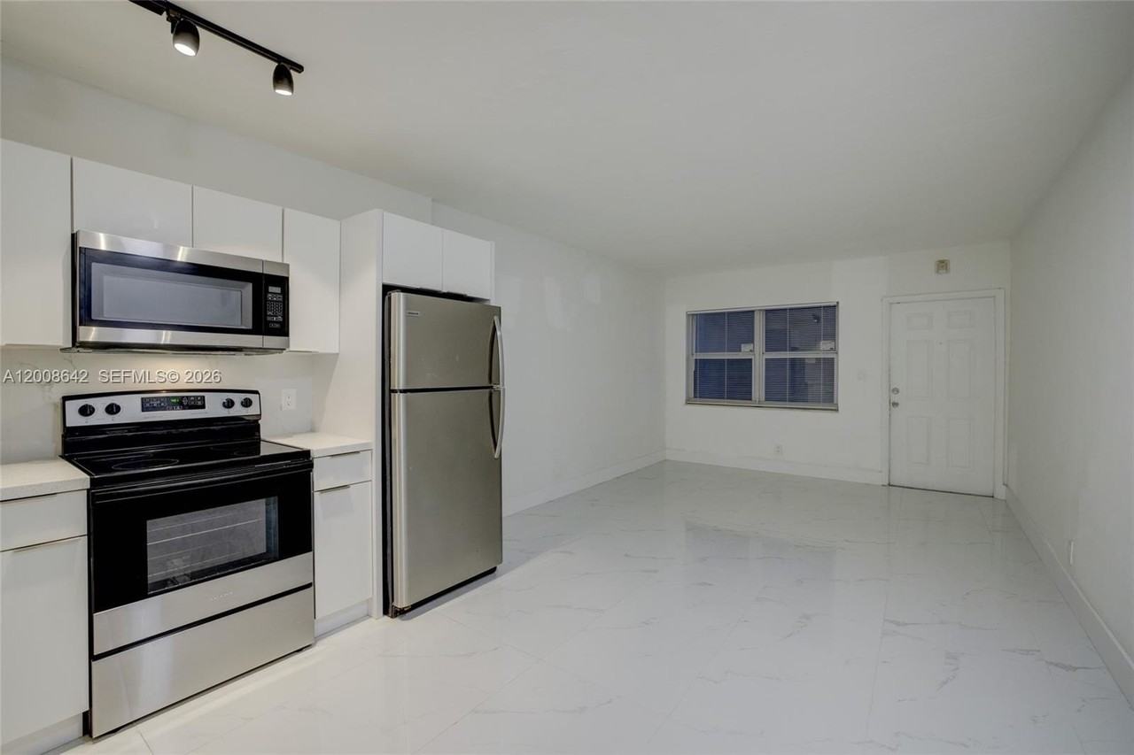 1740 Funston St #3 - Photo 3 of 16