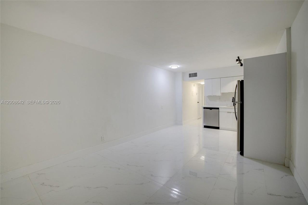 1740 Funston St #3 - Photo 7 of 16