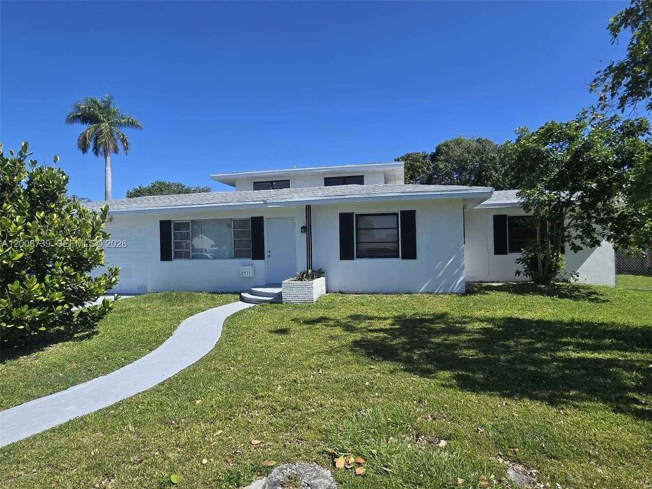 2511 Plunkett St - Photo 2 of 27