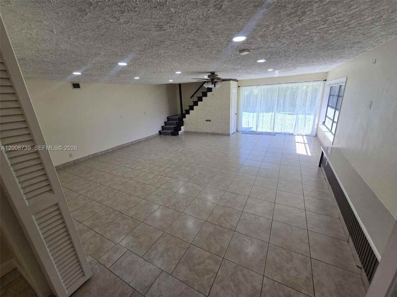 2511 Plunkett St - Photo 5 of 27