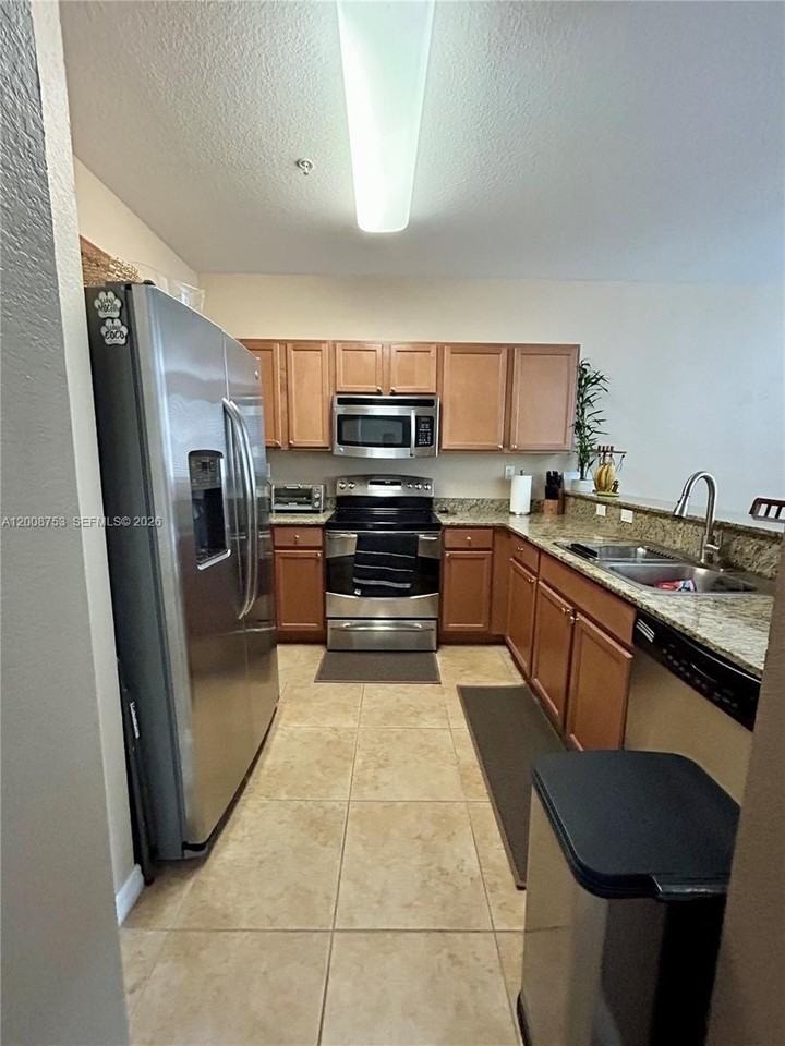 10870 Nw 88th Ter #225 - Photo 6 of 17