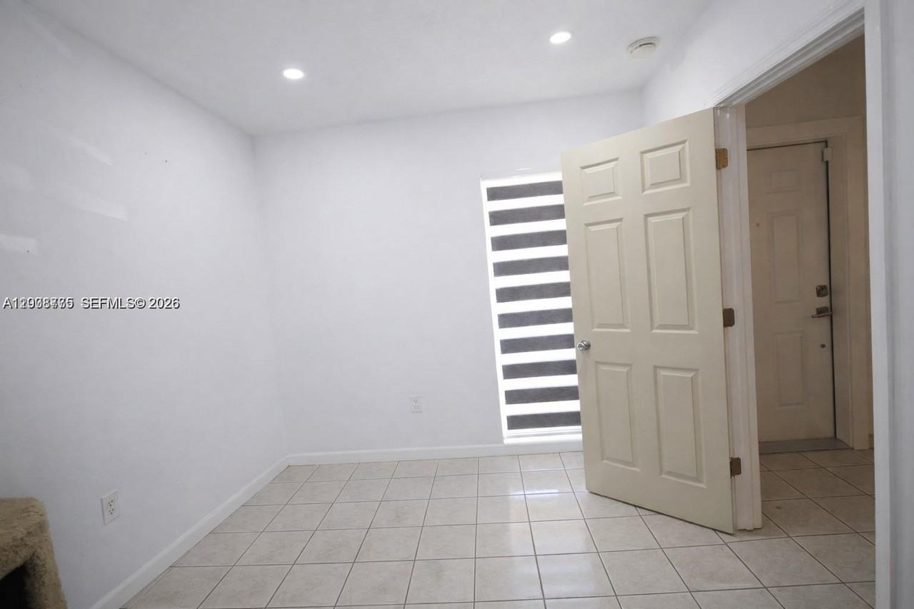 4306 Sw 131st Ave #0 - Photo 3 of 10