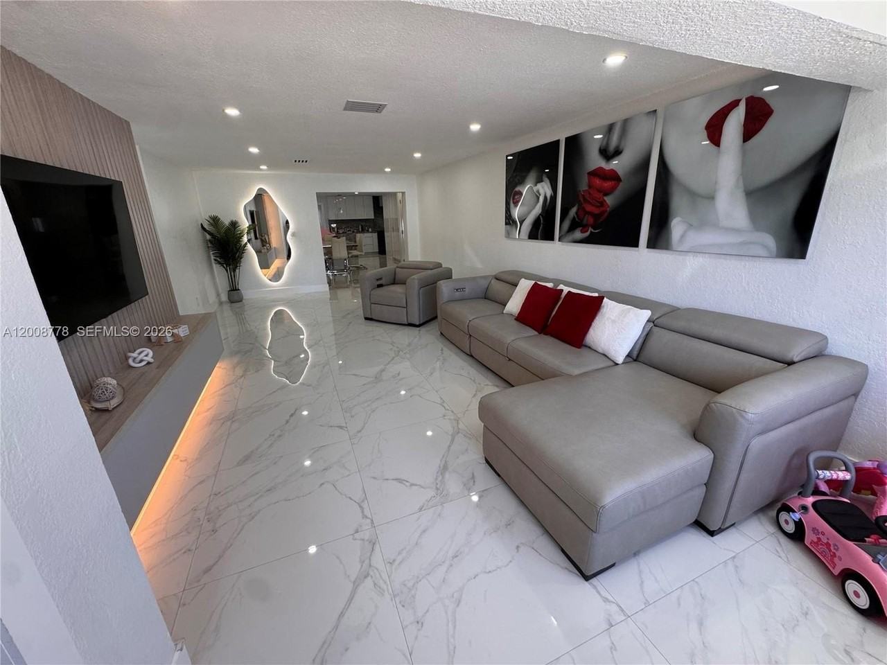 10412 Sw 173rd St - Photo 2 of 27