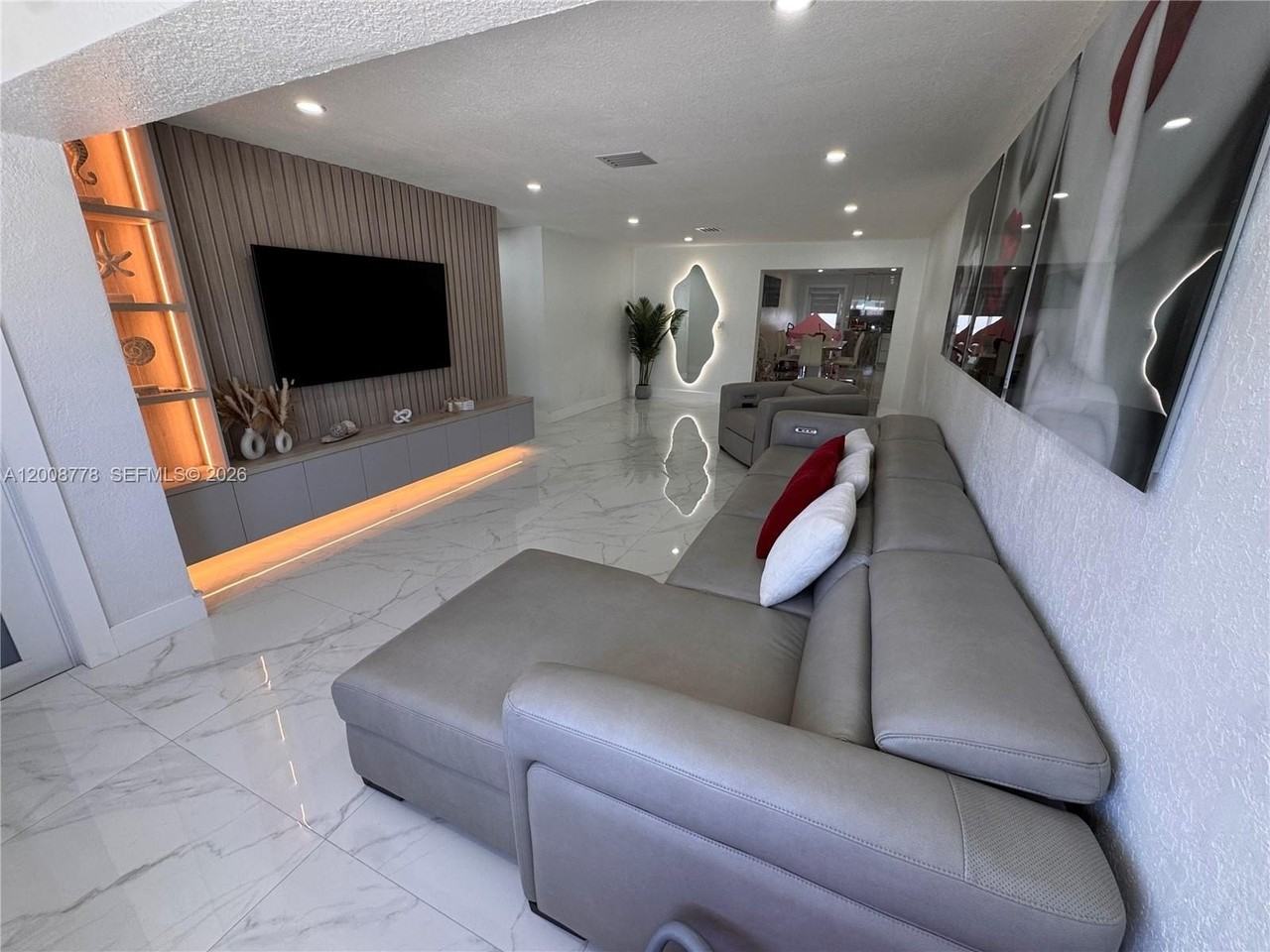 10412 Sw 173rd St - Photo 3 of 27