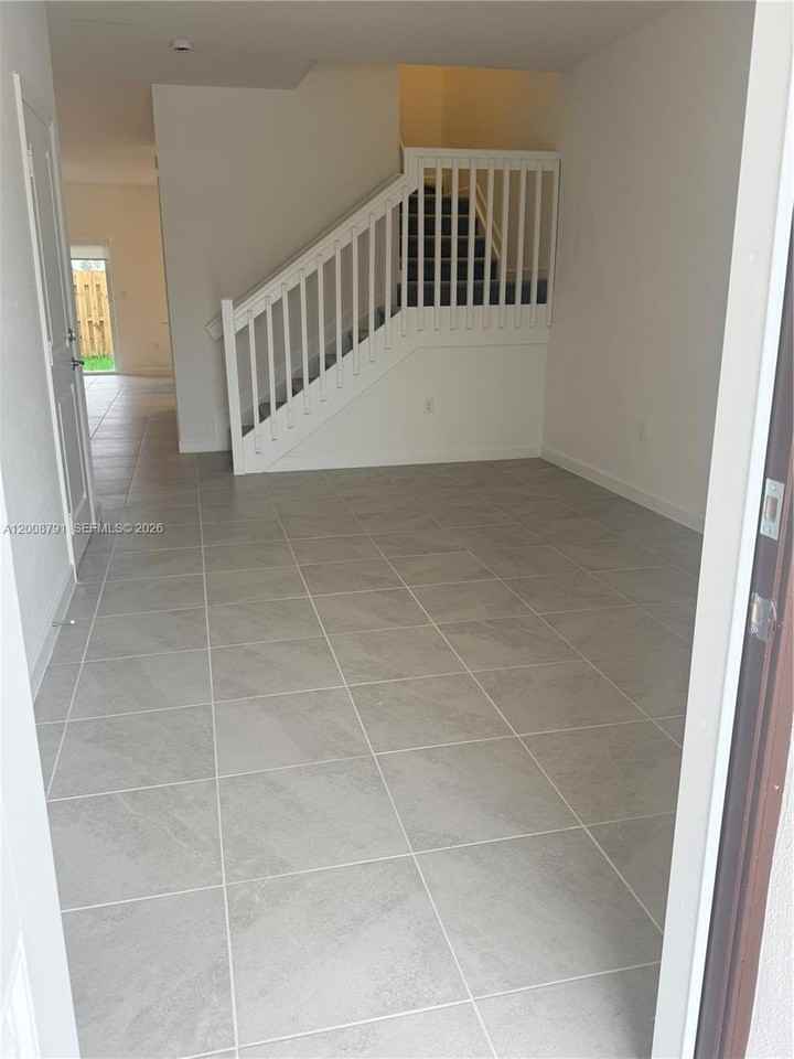 2746 Se 24th Ter - Photo 3 of 15