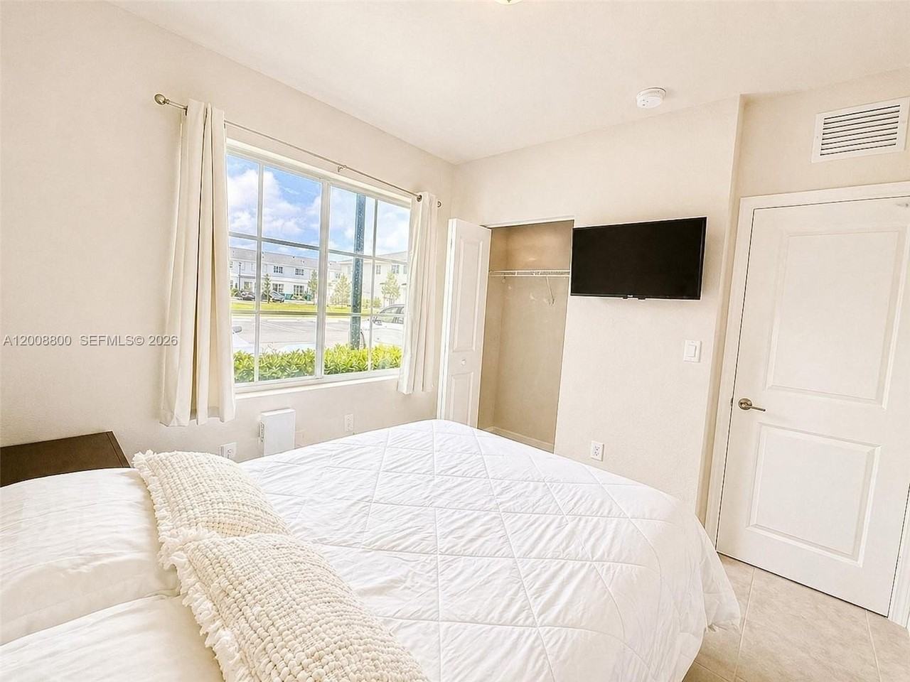 1041 Nw 5th St #1041 - Photo 3 of 23