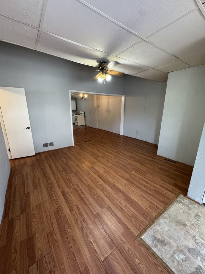 104 B East Pike Street - Photo 3 of 6