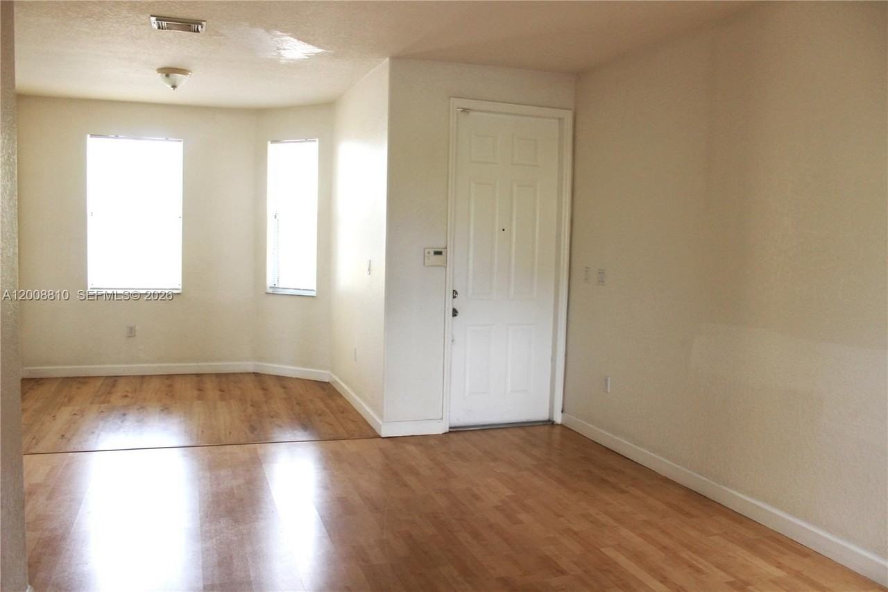 11375 Nw 77th Ln #11375 - Photo 6 of 19