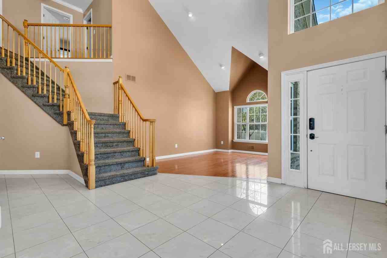 1 Johnson St - Photo 4 of 45