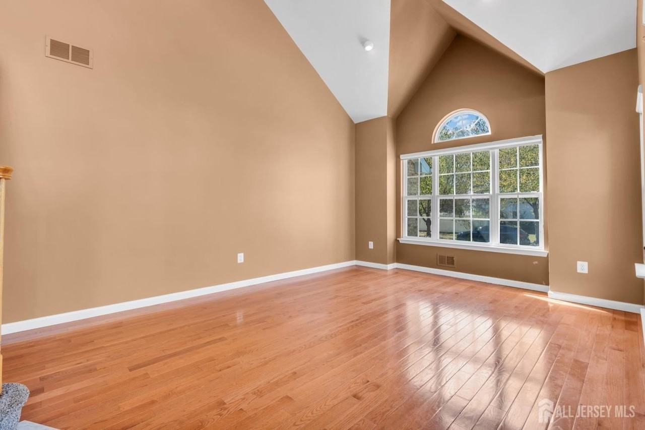 1 Johnson St - Photo 6 of 45