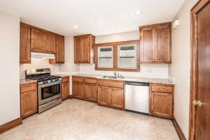 4217 N Newhall St #4219 - Photo 6 of 12