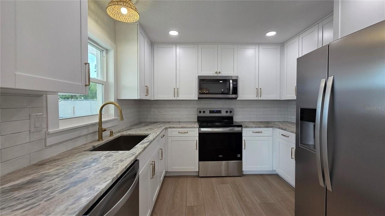 6817 11th Ave Nw - Photo 3 of 21