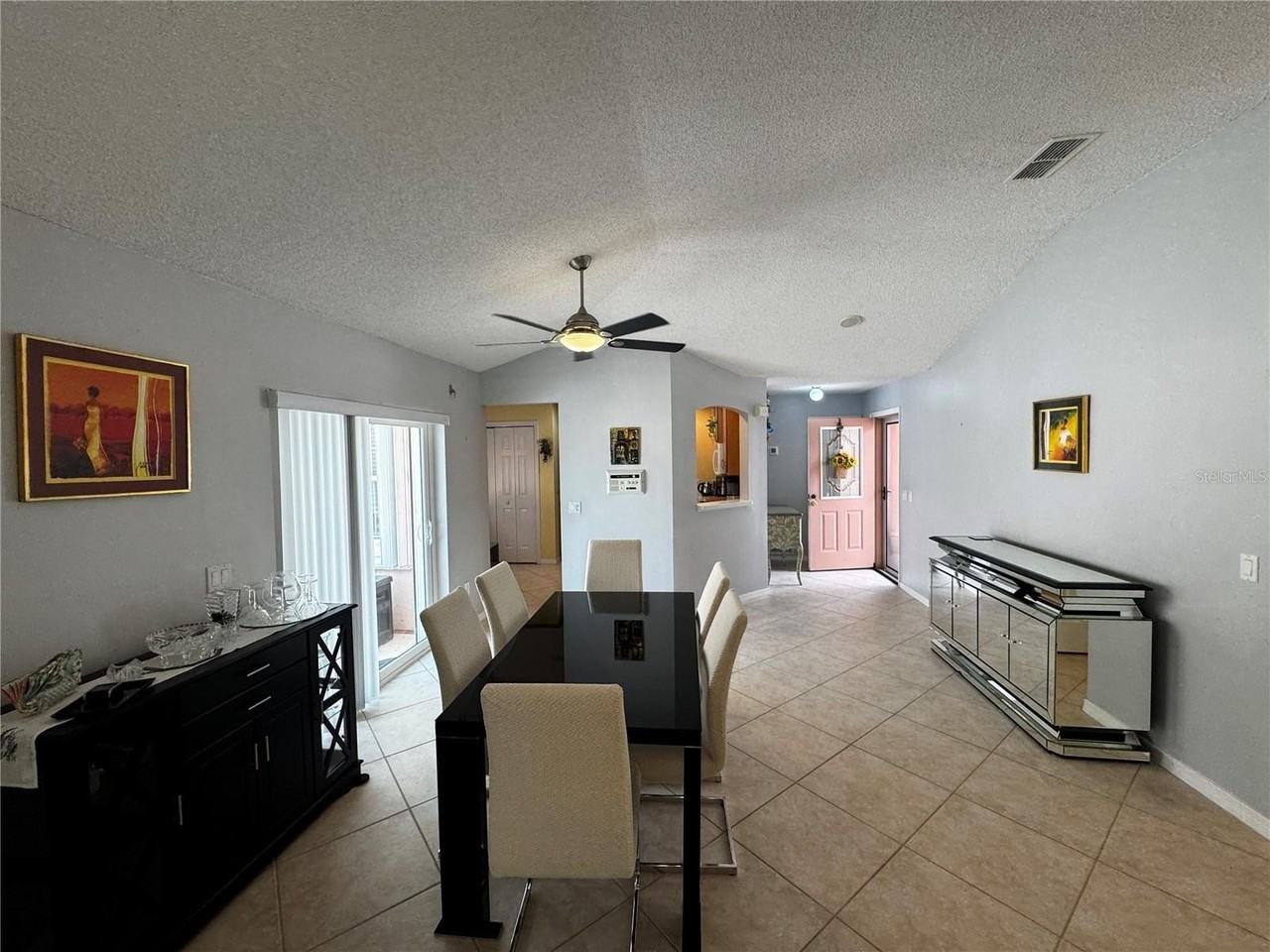 1524 Martinez Dr - Photo 3 of 17