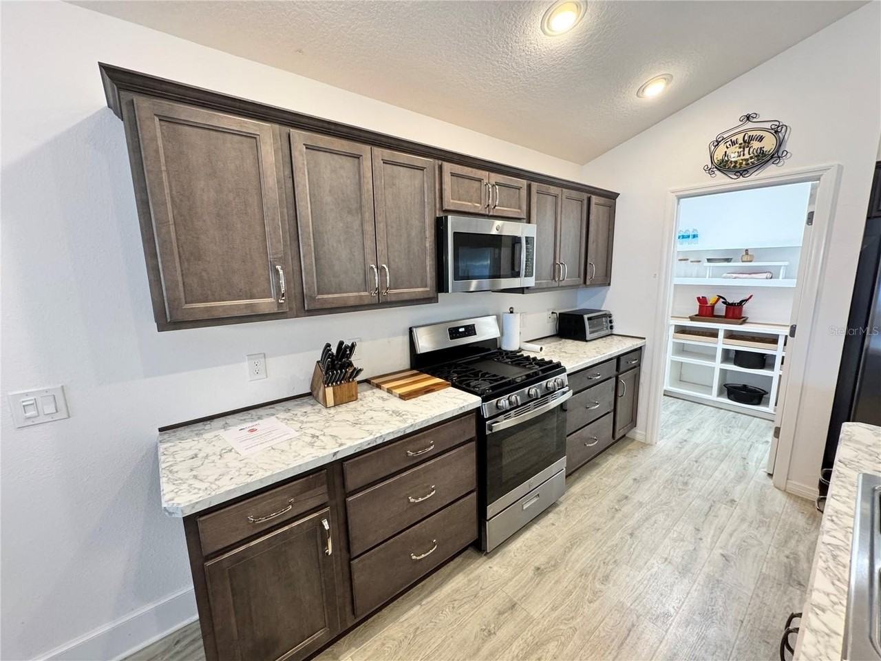 5822 Roudell Way - Photo 4 of 19