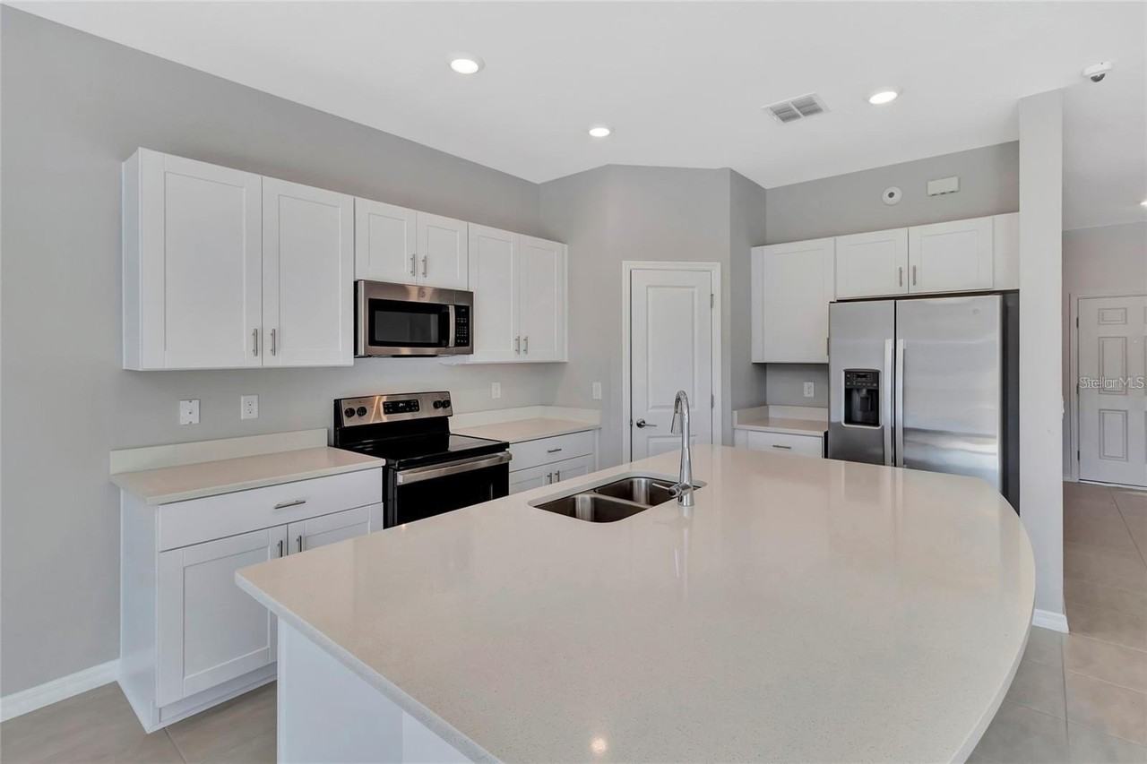 2596 Penguin Blvd - Photo 5 of 41