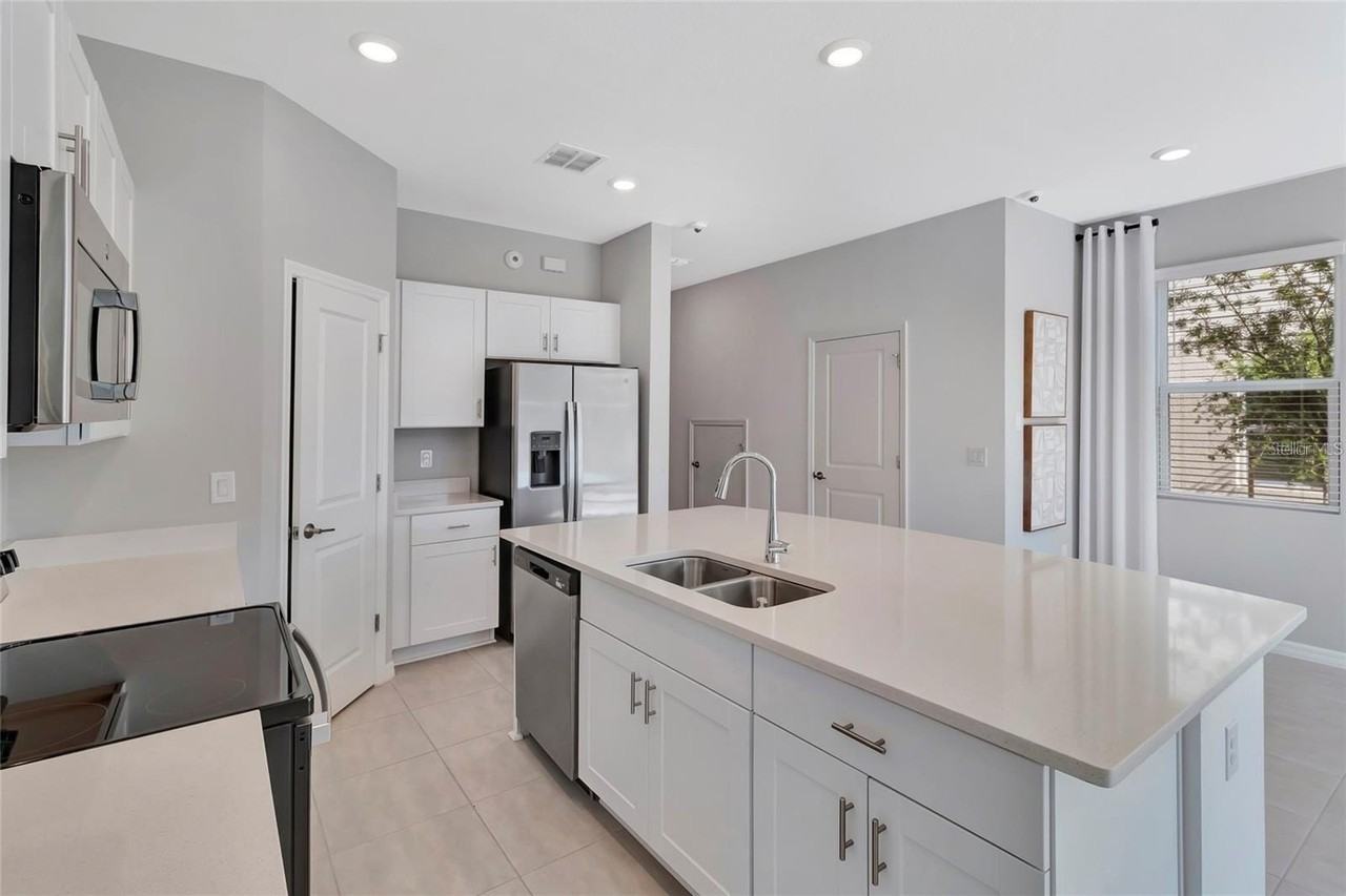 2596 Penguin Blvd - Photo 6 of 41