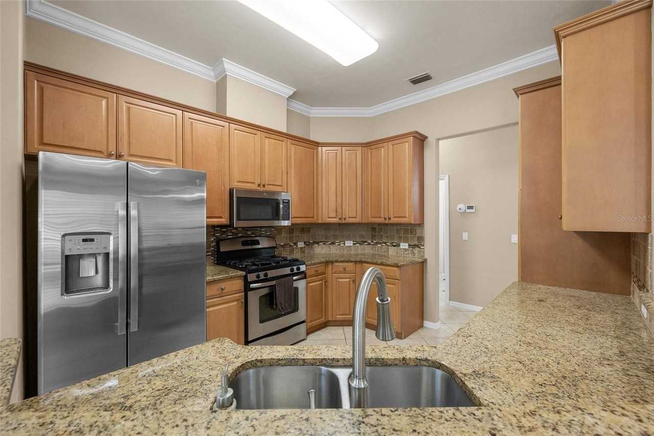 8336 Sw 8th Pl - Photo 4 of 34